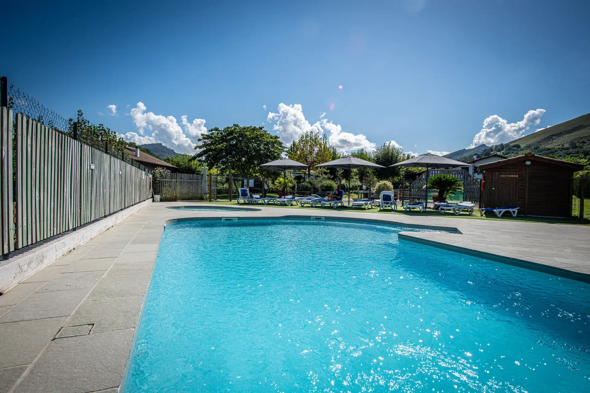 Espace piscine camping sare