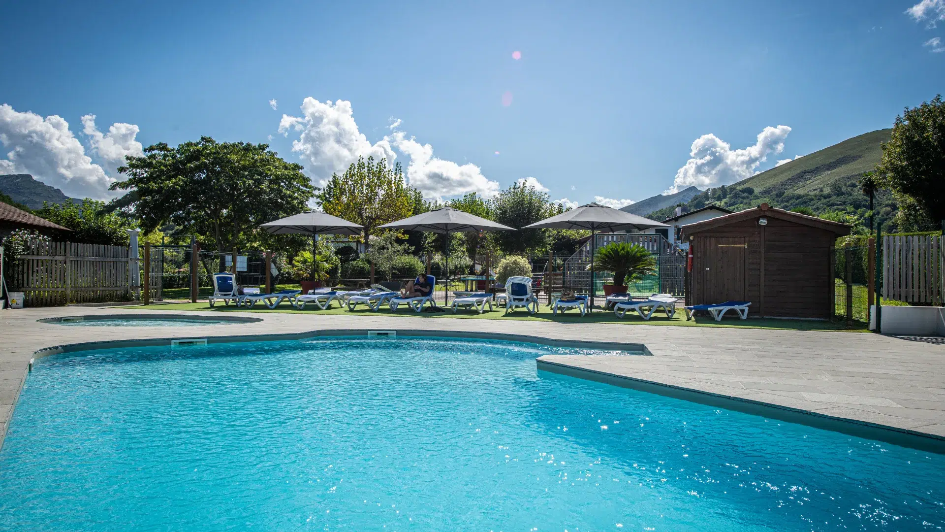 camping le petite rhune avec piscine a sare